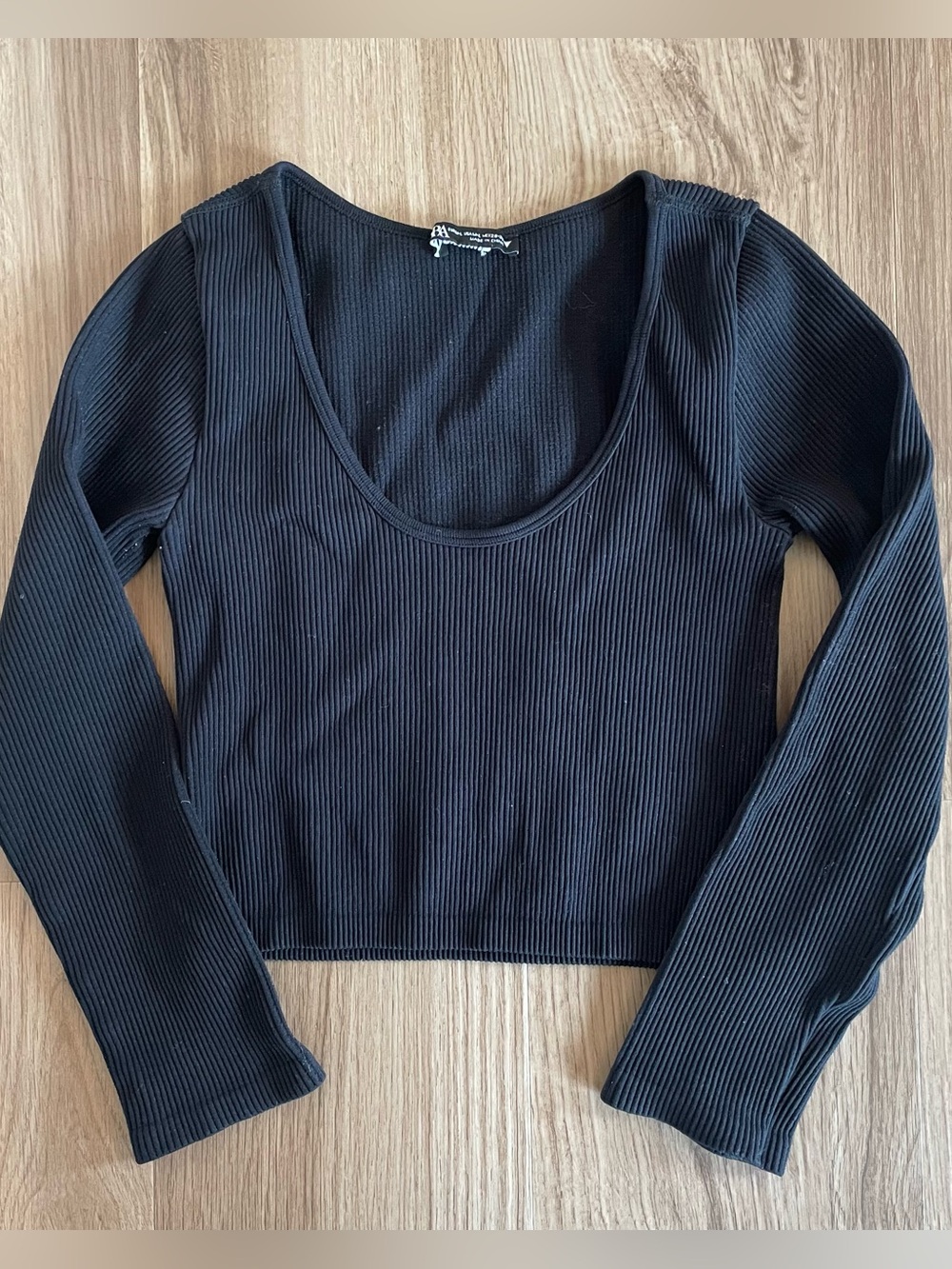 Zara Womens Med/Lg Black Ribbed Knit Scoop Neck Long Sleeve Cropped Top Stretchy